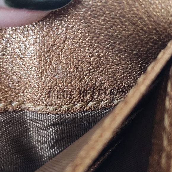 Chloe Wallet - Picture 8 of 14